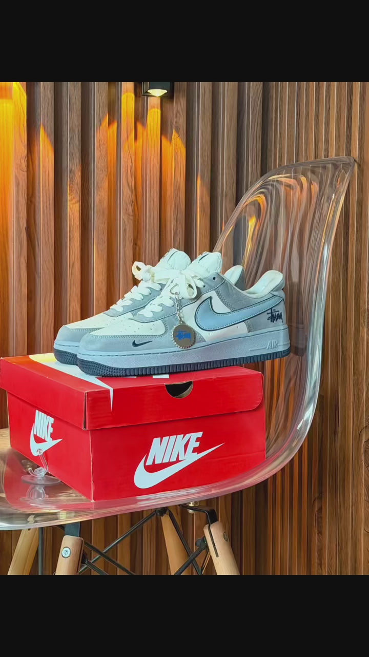 NIKE AIR FORCE ONE